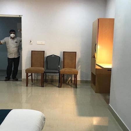 Empire Grande Suites Kochi Екстер'єр фото
